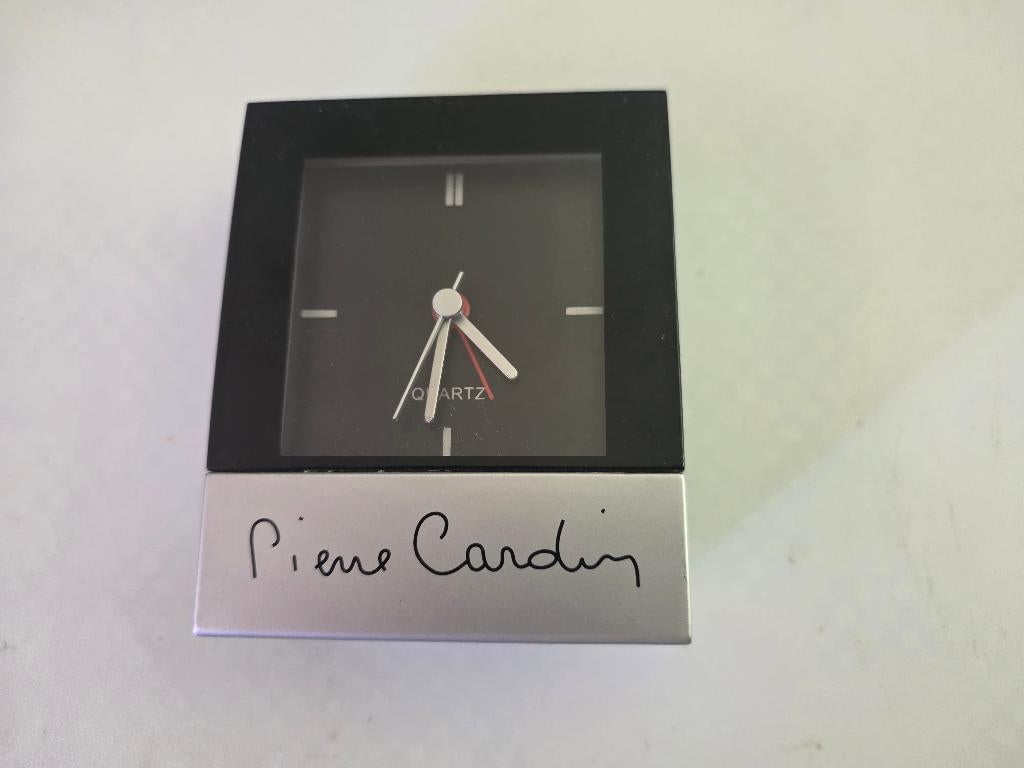Horloge Réveil Pierre Cardin, Enlèvement, Neuf, Analogique