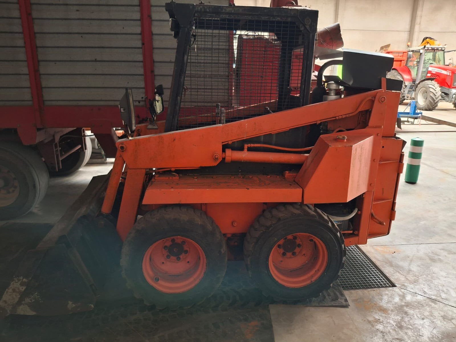 Bobcat Thomas, Ophalen