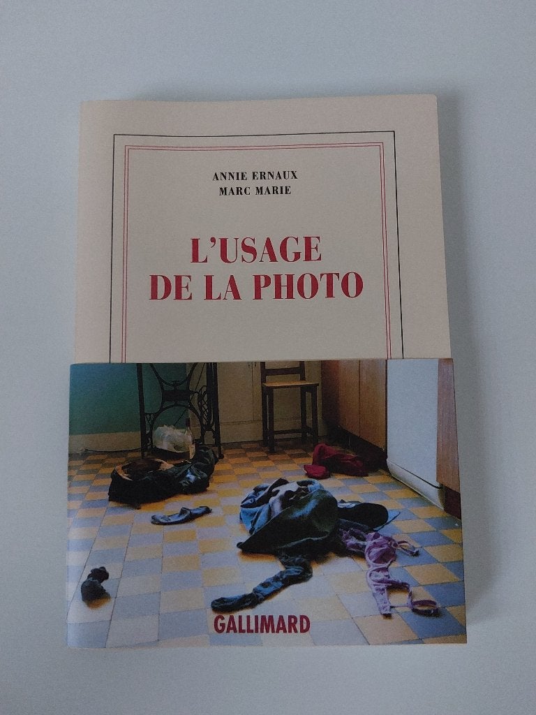 Roman "L'usage de la photo", Enlèvement ou Envoi, Comme neuf, Annie Ernaux, Europe autre