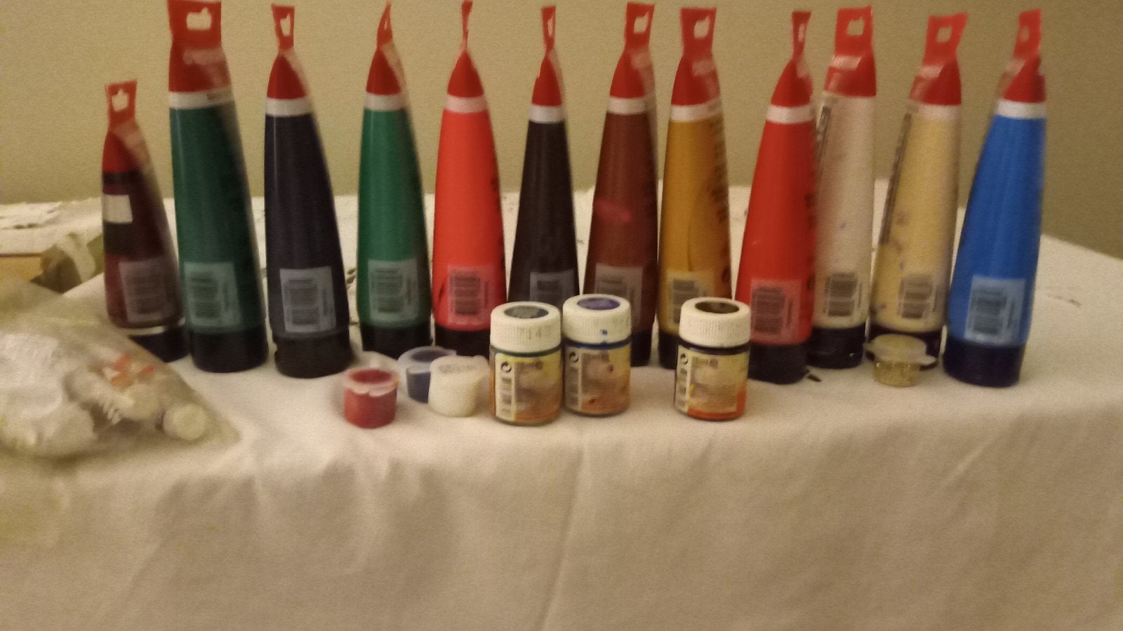11 gouache-tubes 13 euro en kleine buisjes en 15 potjes van, Ophalen of Verzenden