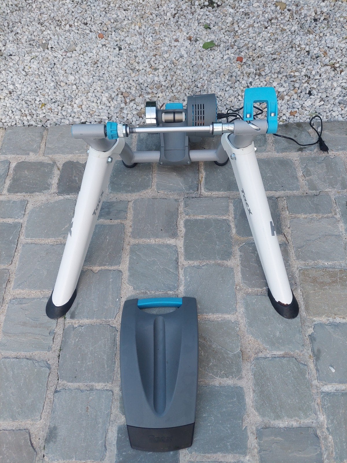 Entraîneur de vélo Tacx Flow Smart T2240 + support de roue a, Sports & Fitness, Enlèvement ou Envoi, Utilisé, Autres types