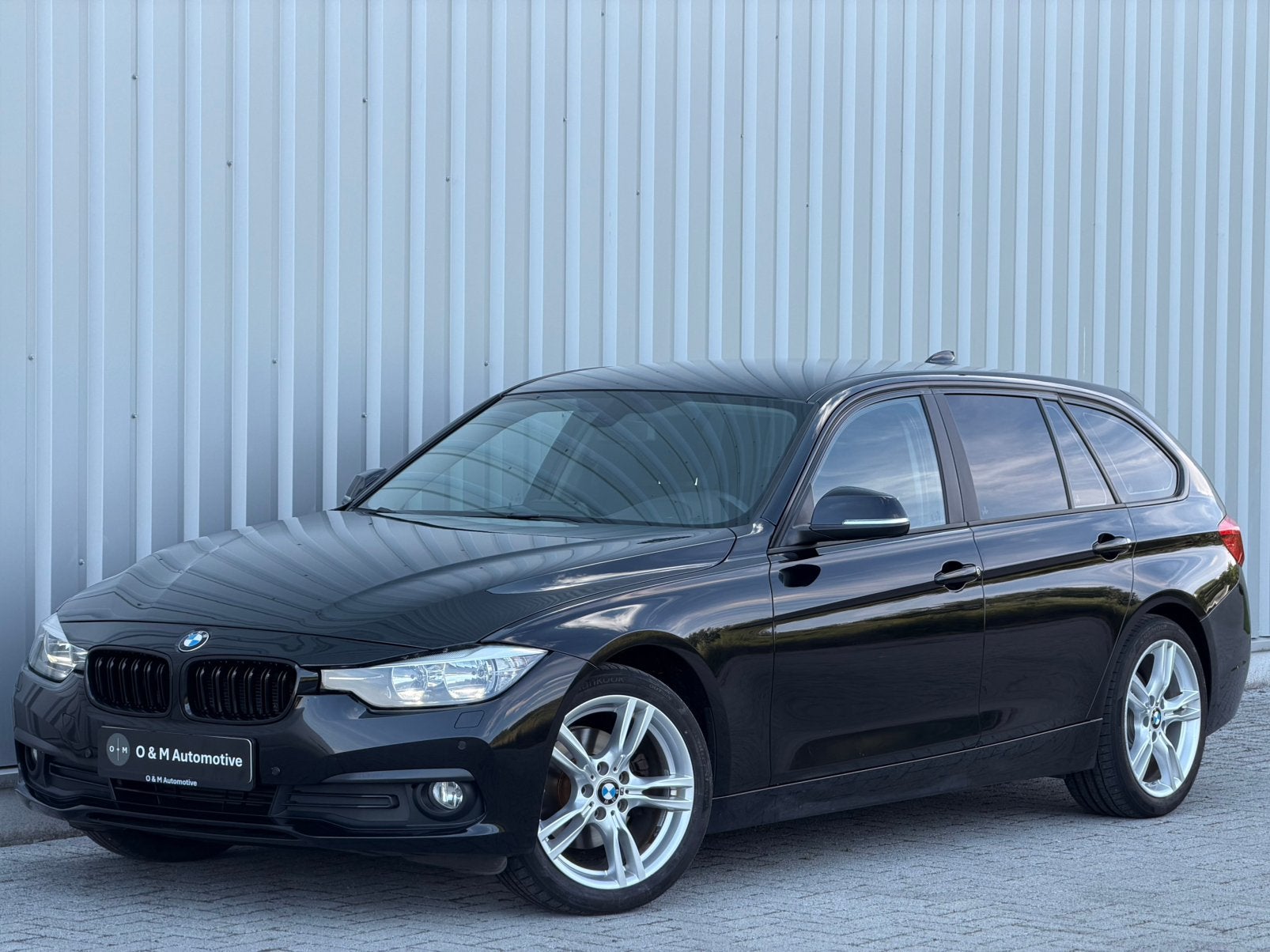 BMW 320d LCI F31 2016 EURO 6 Automaat/18"/sportstuur, Auto's, BMW, Automaat, 4 cilinders, Zwart, Bedrijf