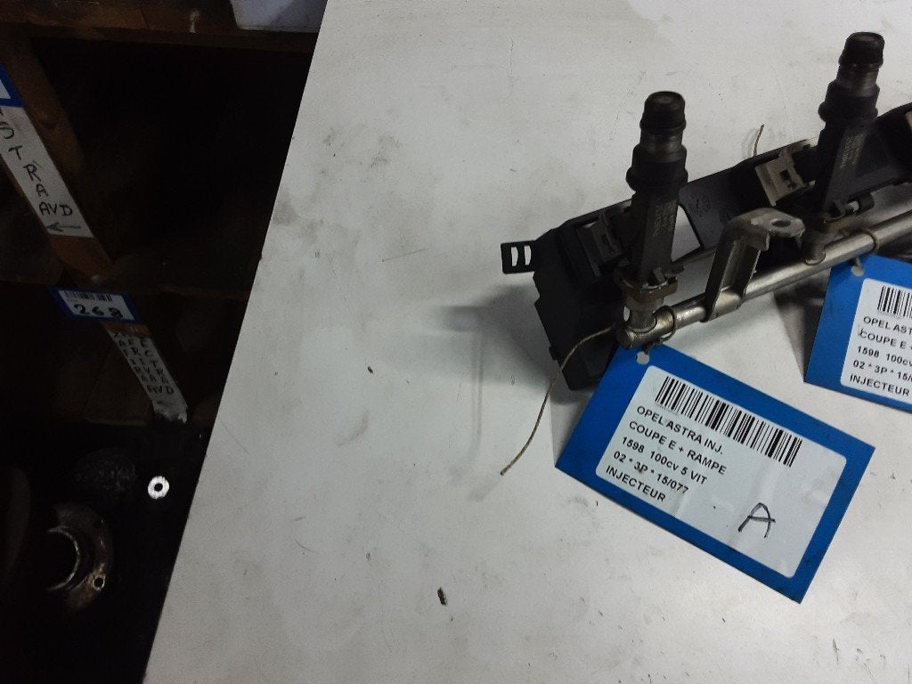 INJECTEUR Opel Astra G (F07) (01-1999/03-2005), Autos : Pièces & Accessoires, Utilisé, Rue de l'Espoir 34 34
4030  GRIVEGNÉE, BE