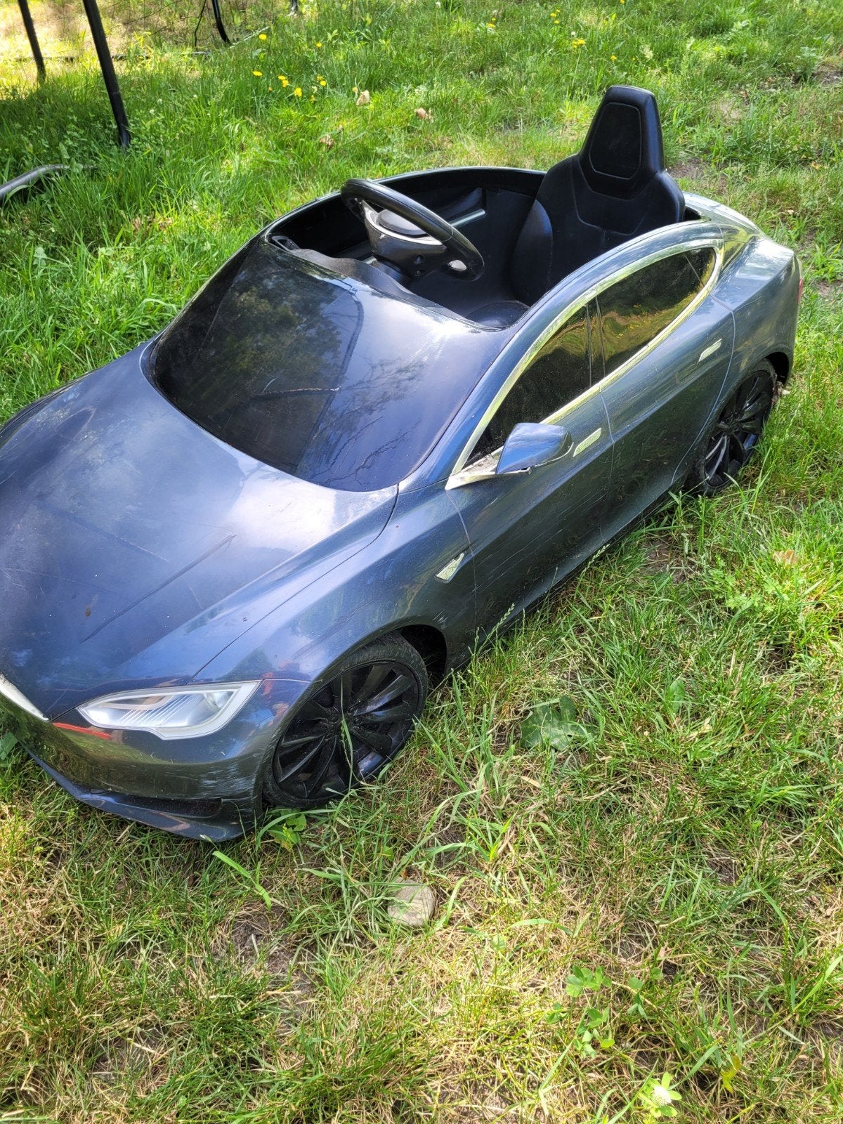 Tesla Kids sur batterie, Enlèvement