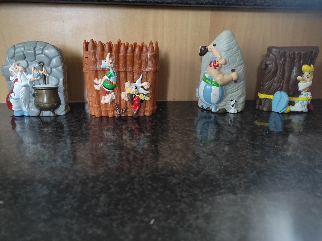 4 vide-poches Astérix (série complète - Pub. Quick)., Collections, Envoi, Astérix et Obélix, Neuf, Ustensile