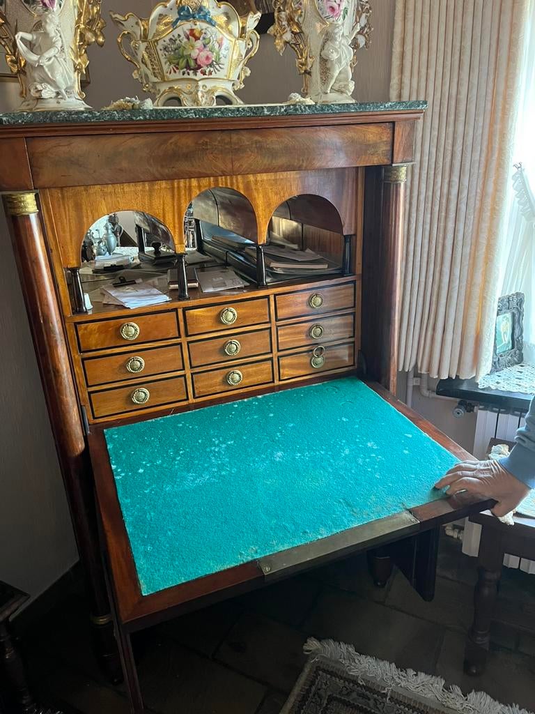 Secretaire, Enlèvement