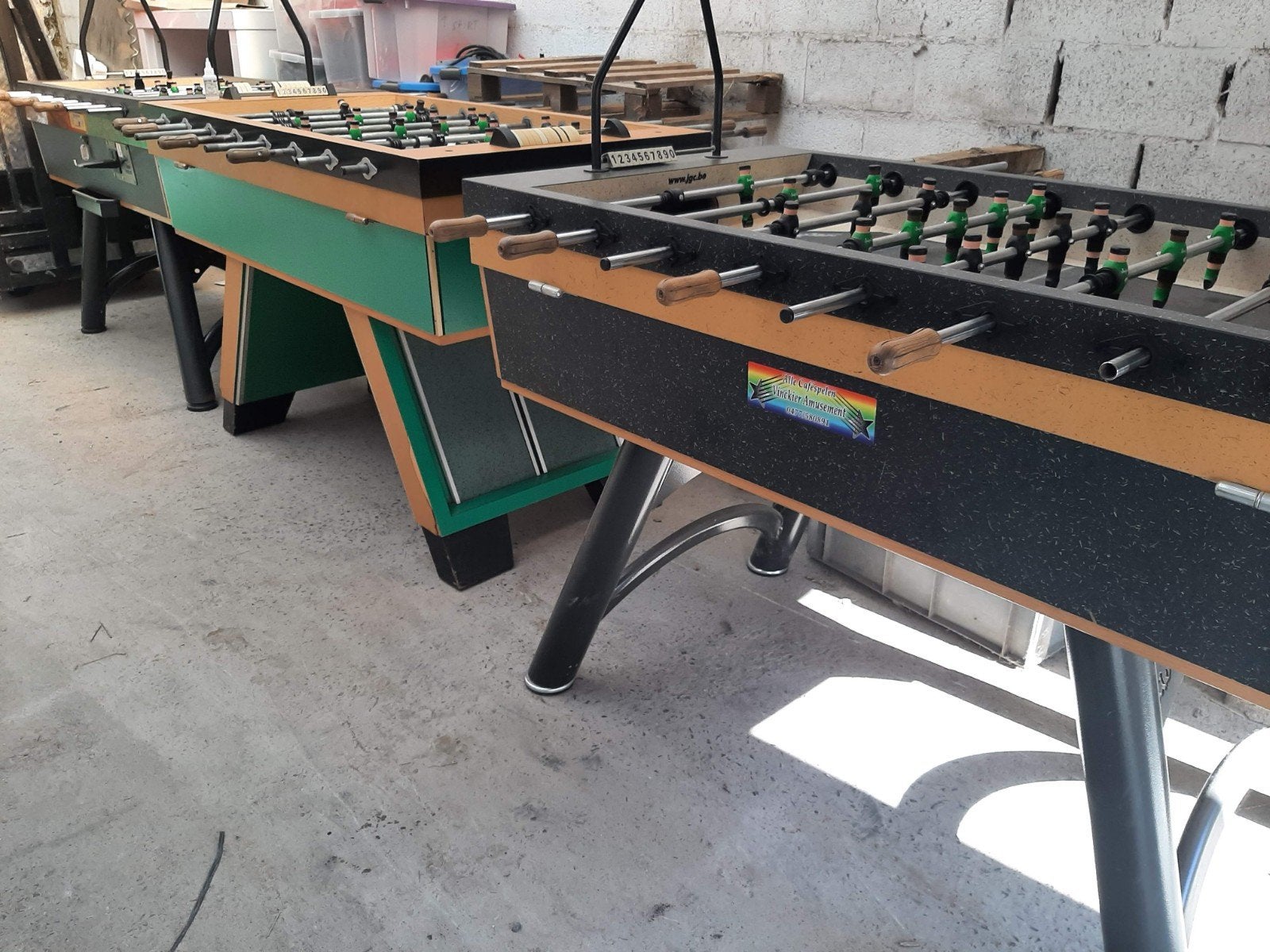 Allerlei voetbaltafels., Ophalen