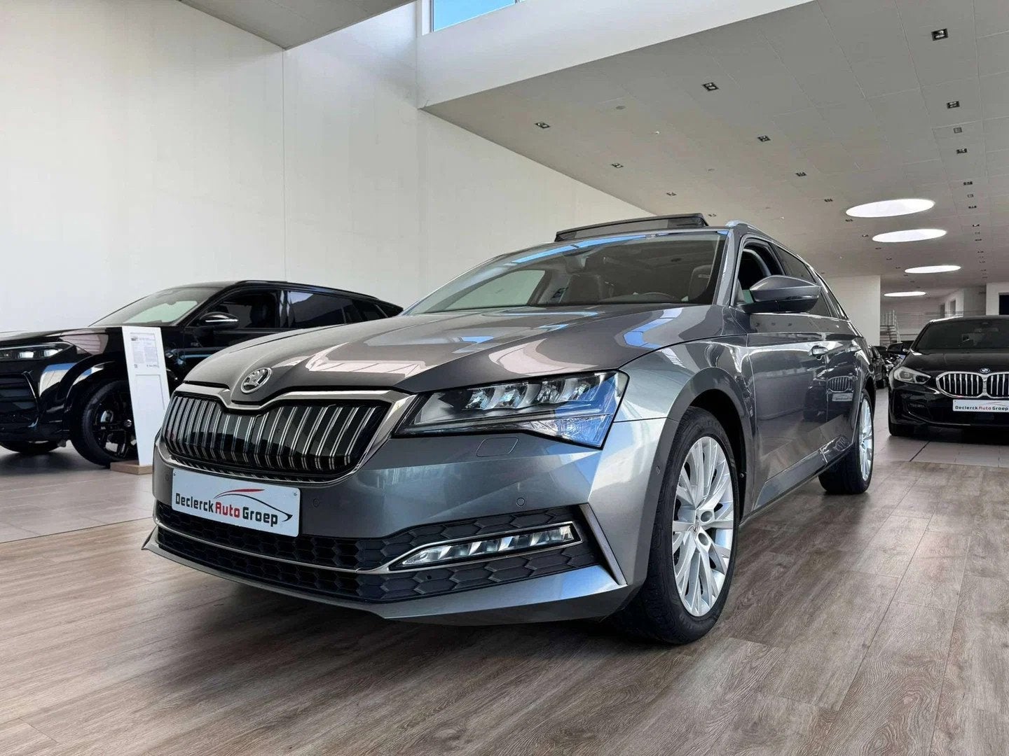 Skoda Superb 1.4TSIPLUG IN HYBRID*DSG*STYLE*29G/KM*FULL OPTI, Autos, Achat, Euro 6, Noir, Automatique