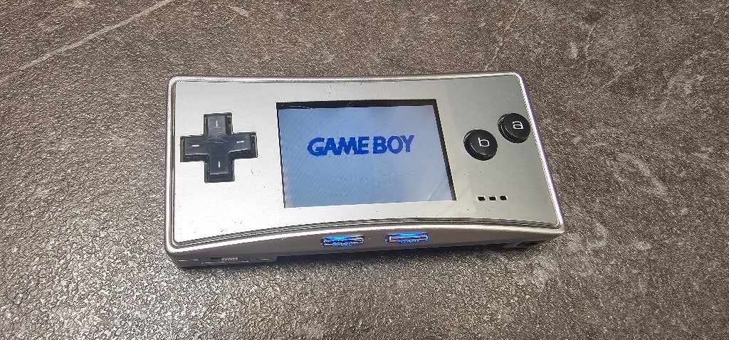 Gameboy micro grijs, Games en Spelcomputers, Games | Nintendo Game Boy, Ophalen of Verzenden, Gebruikt