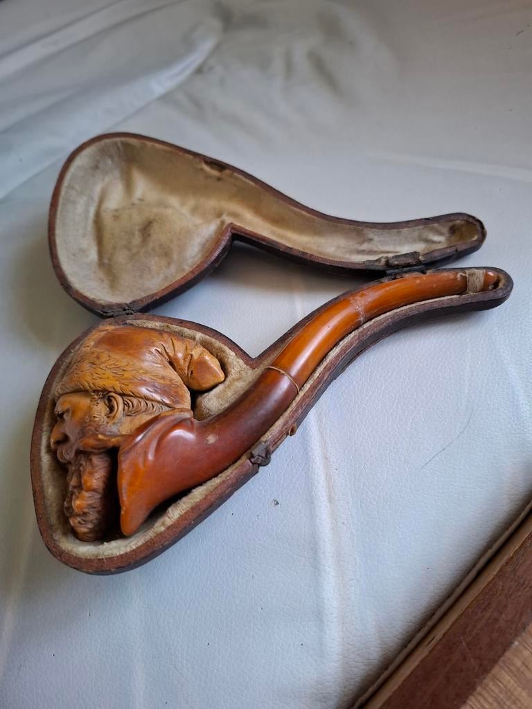 TRÈS VIEILLE PIPE EN BON ÉTAT GÉNÉRAL. PETIT COUP AU NEZ..., Enlèvement