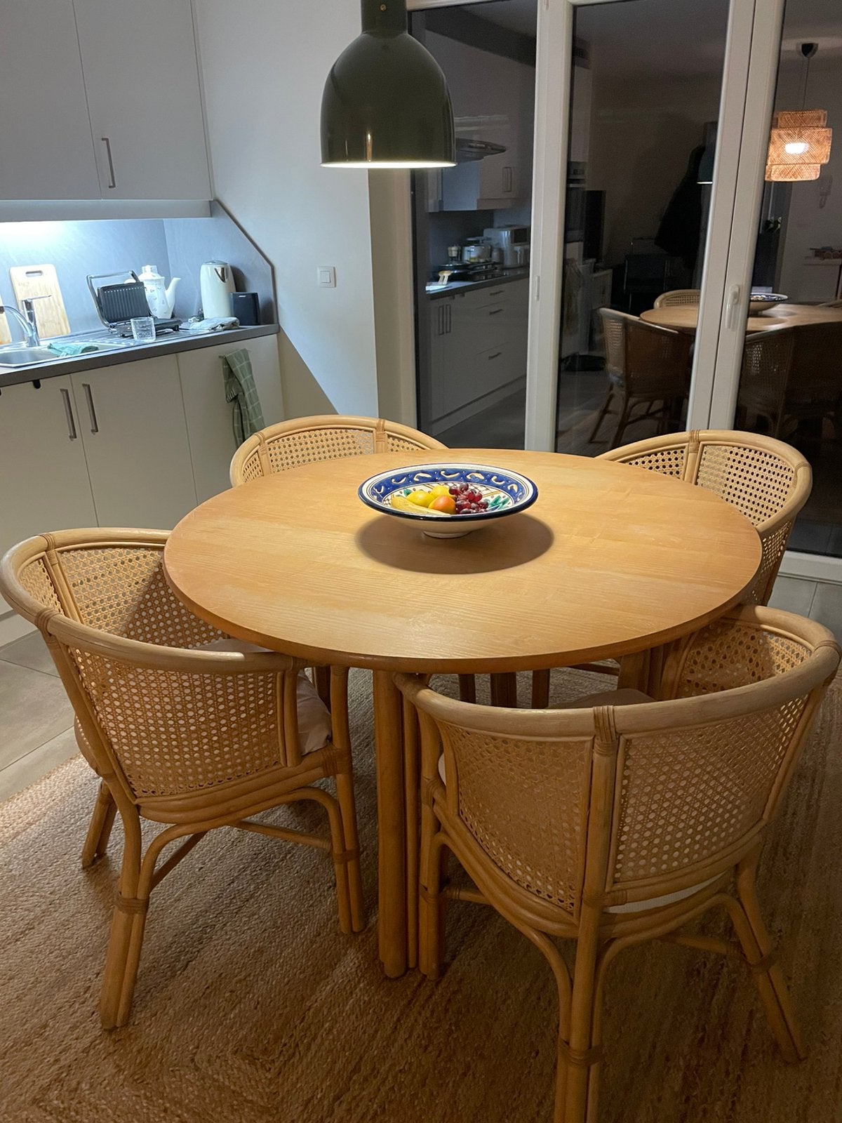 Rotan stoelen, Ophalen