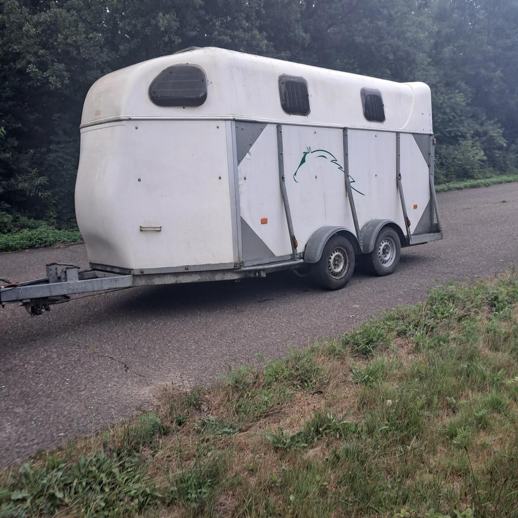 4-paards trailer Libert Cheval, Animaux & Accessoires, Chevaux & Poneys | Semi-remorques & Remorques, Enlèvement