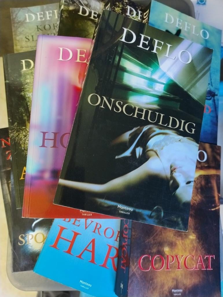 Lot van 11 Deflo boeken, Ophalen, Gelezen, Luc Deflo, België