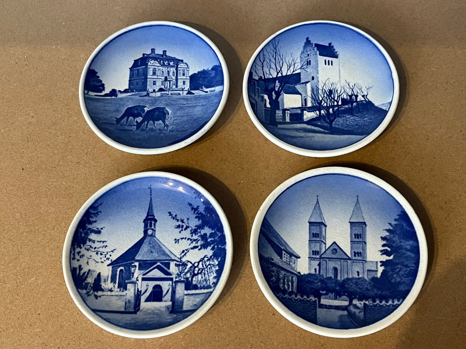 4 mini assiettes de collection - Aluminia Royal Copenhagen, Enlèvement ou Envoi