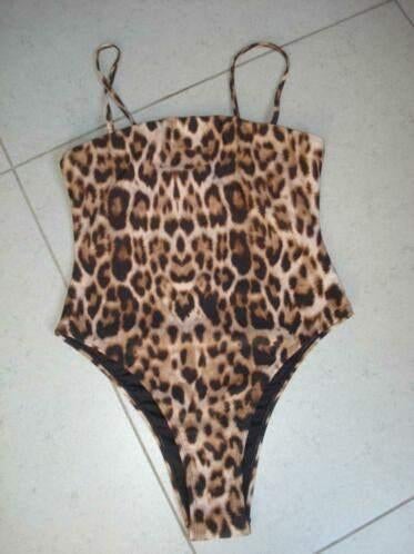 *VAL* Nieuw NA-KD badpak, dames. mt M, Kleding | Dames, Ophalen of Verzenden, Nieuw, Badpak