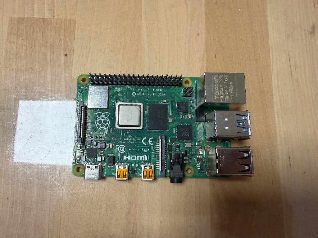 Raspberry pi 4 Model B 2GB Computer, ARM Cortex A72, Enlèvement ou Envoi, Raspberry Pi, Moins de 4 GB