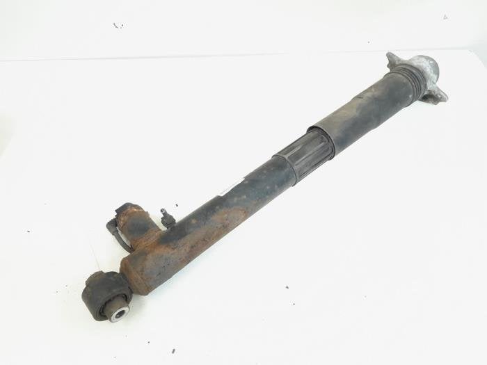 Schokdemper rechts-achter van een Volkswagen Golf, Gebruikt, -, Volkswagen, -