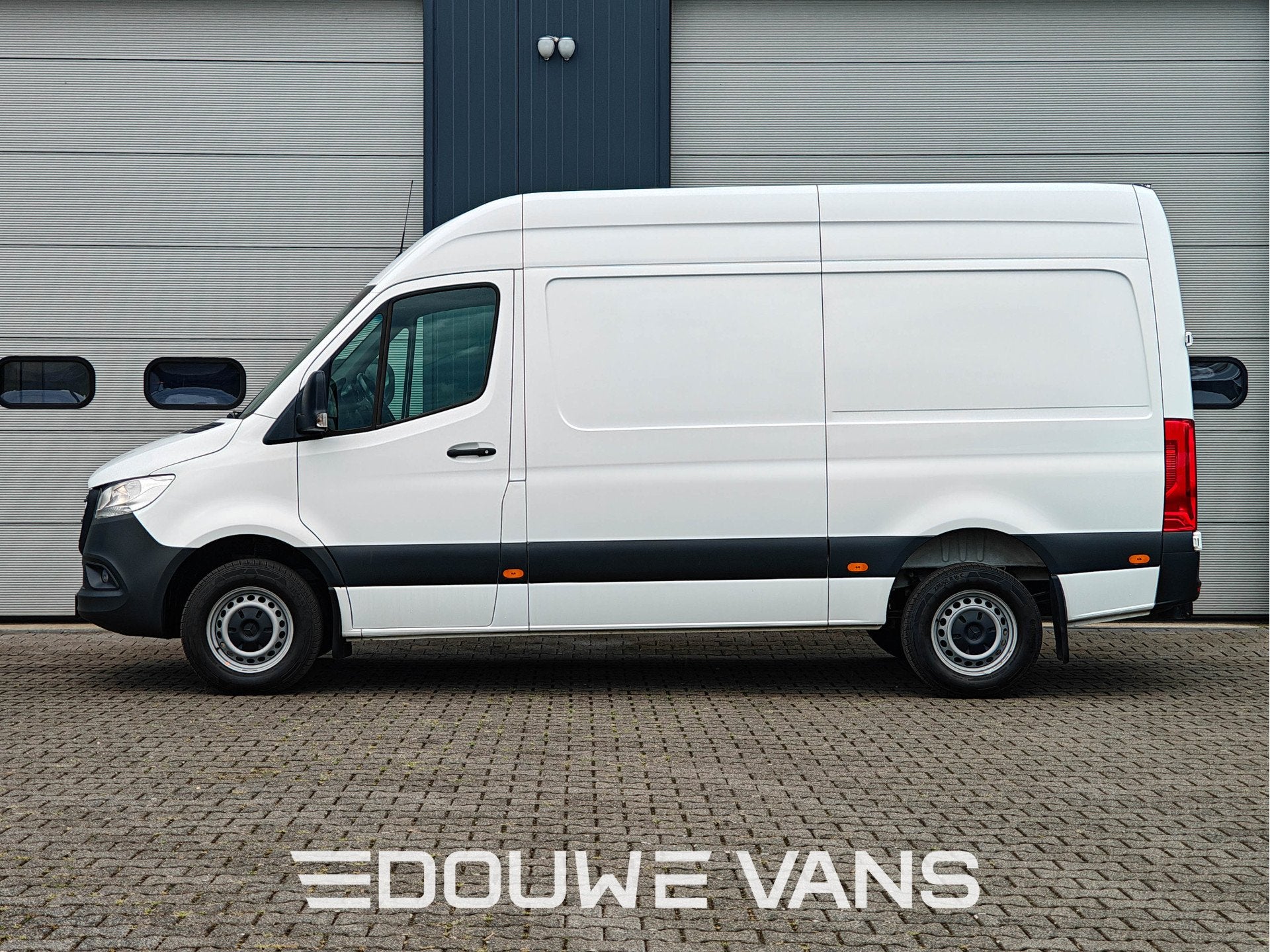 Mercedes-Benz Sprinter 317 L2H2 Automaat Distronic Trekhaak, Autos, Camionnettes & Utilitaires, Achat, Entreprise, 2 places, 2800 kg