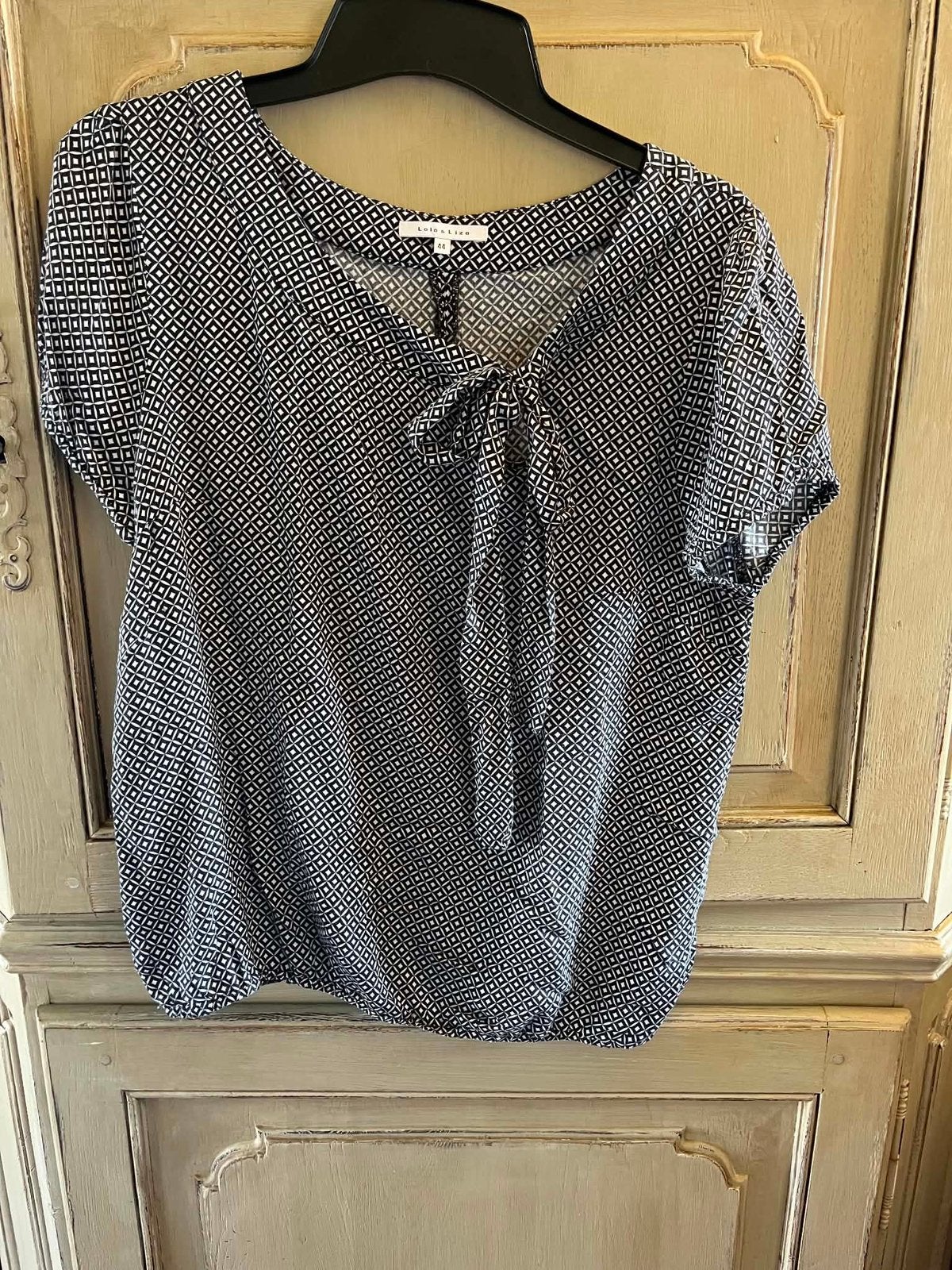 T-shirt avec nœud papillon taille 44, Enlèvement ou Envoi, Comme neuf, Taille 42/44 (L), Manches courtes