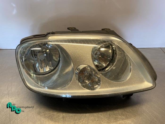Koplamp rechts van een Volkswagen Caddy (Caddy 04-), Gebruikt, -, Volkswagen, -