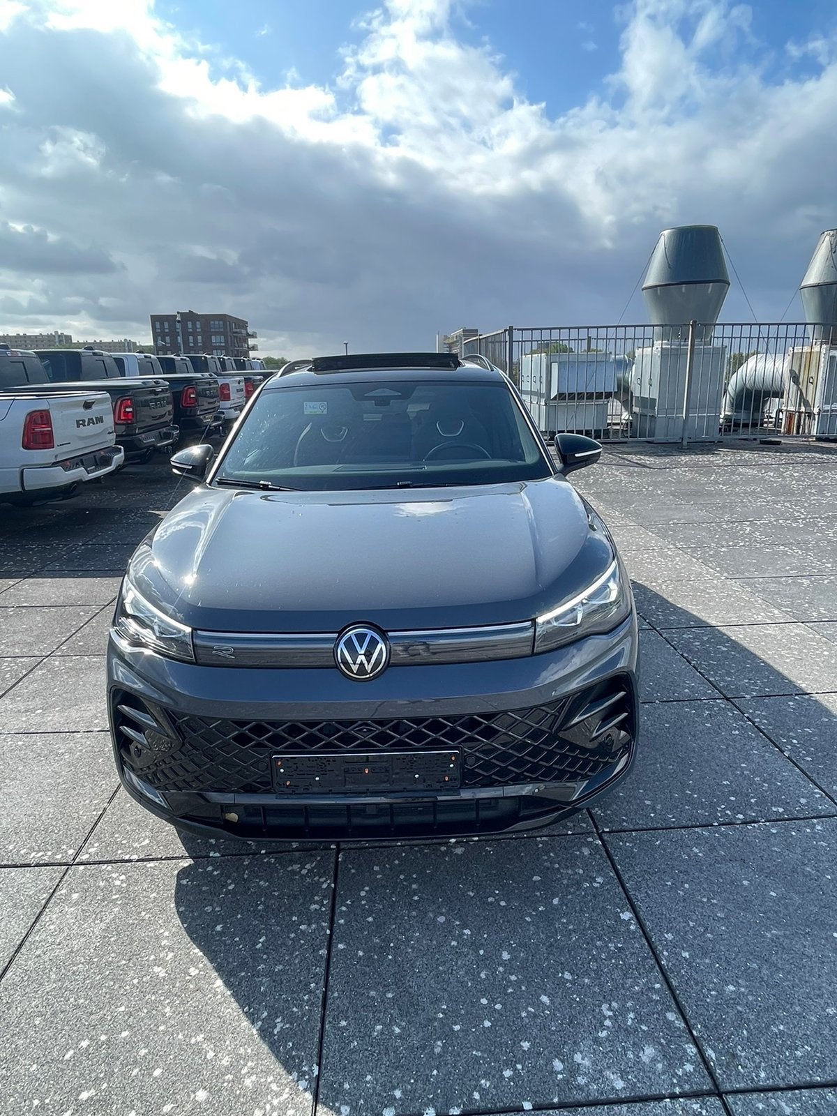 Volkswagen tiguan 2.0 tsi pano ahk r line 360, Autos, Achat, Euro 6, Autres couleurs, 5 portes