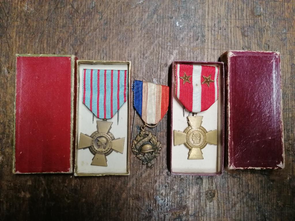 Militaire medaille unc combatant militaire moed ww1 ww2, Verzamelen, Verzenden, Overige soorten, Lintje, Medaille of Wings