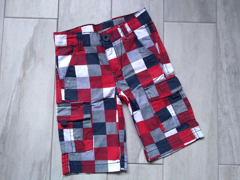 ★ M98/104 - Nieuwe korte broek, Kinderen en Baby's, Kinderkleding | Maat 98, Ophalen of Verzenden, Zo goed als nieuw, Jongen, Broek