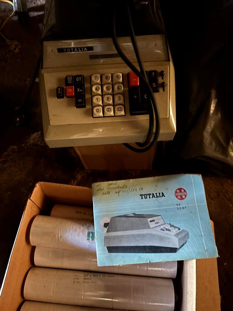 Vintage kassaregister met reserve rollen en handleiding, Enlèvement