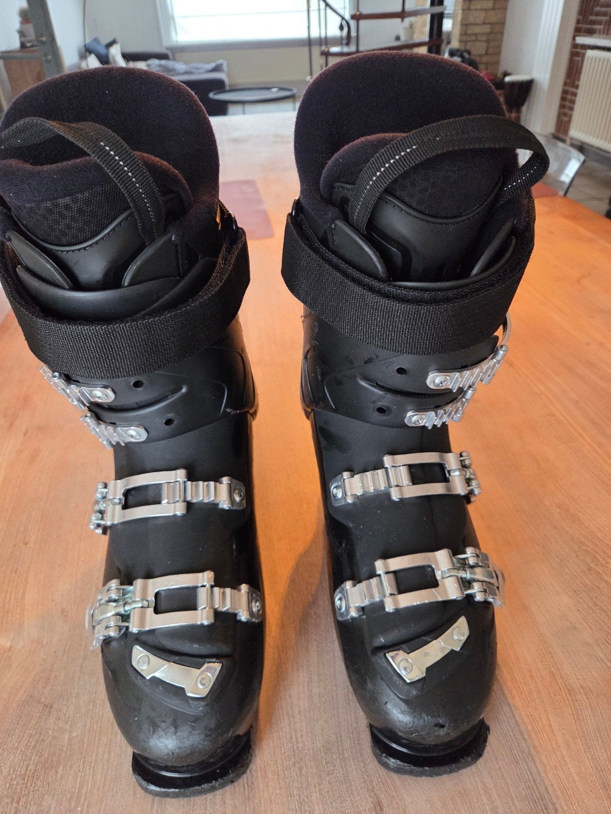 Skischoen wedze 500 M 27/27.5 (EU 42/42.5), Sport en Fitness, Skiën en Langlaufen, Gebruikt, Schoenen, Ski, Ophalen