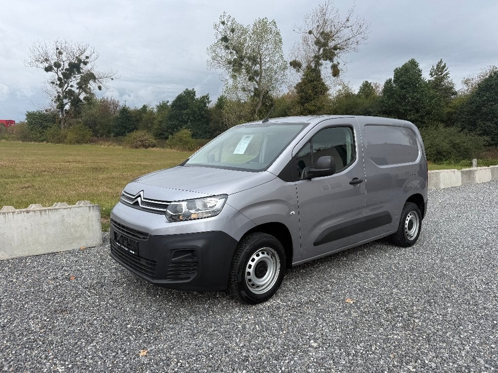 Citroen Berlingo 1.5Hdi **3Places Clim Cruise Attelage**, Bluetooth, Achat, Entreprise, Boîte manuelle