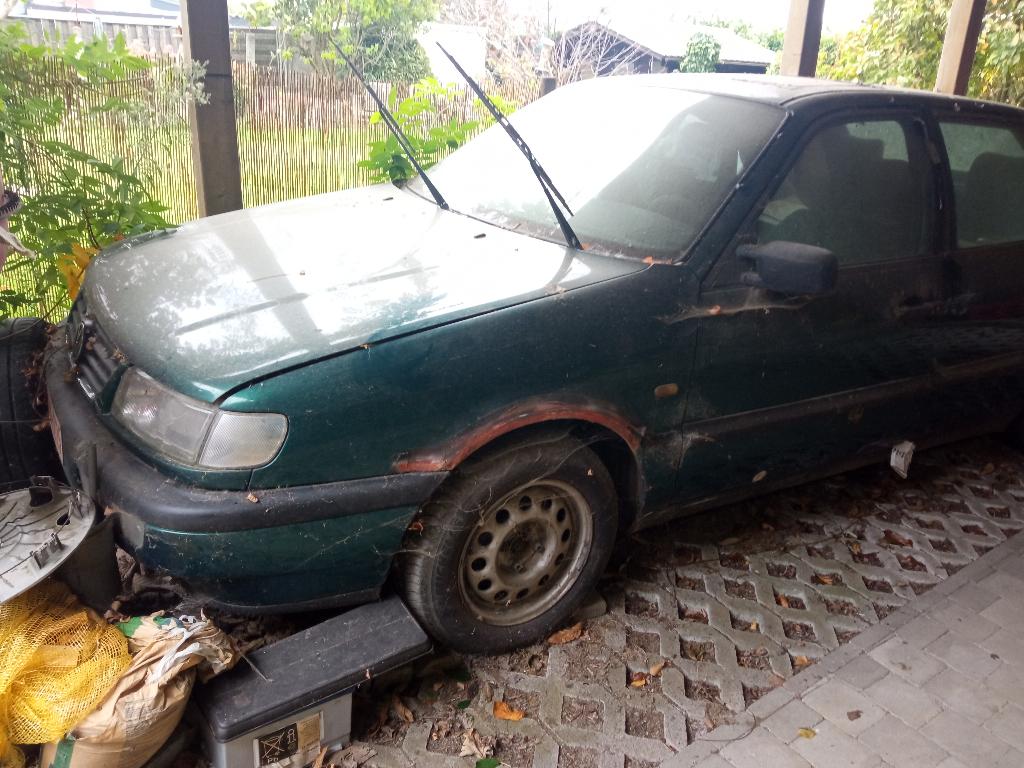 VW Passat B4, Autos, Volkswagen, Particulier, Passat, Vitres électriques, Toit ouvrant, Attache-remorque, Diesel, Euro 2, 4 portes