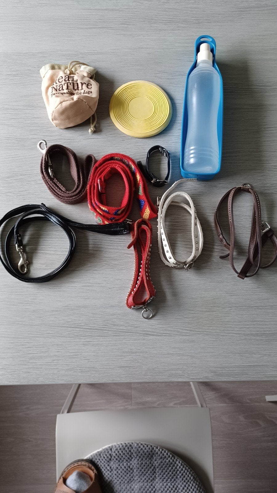 hondenmand +fietsmandje +halsbandjes, Dieren en Toebehoren, Ophalen, Zo goed als nieuw, Hondenfietsmand