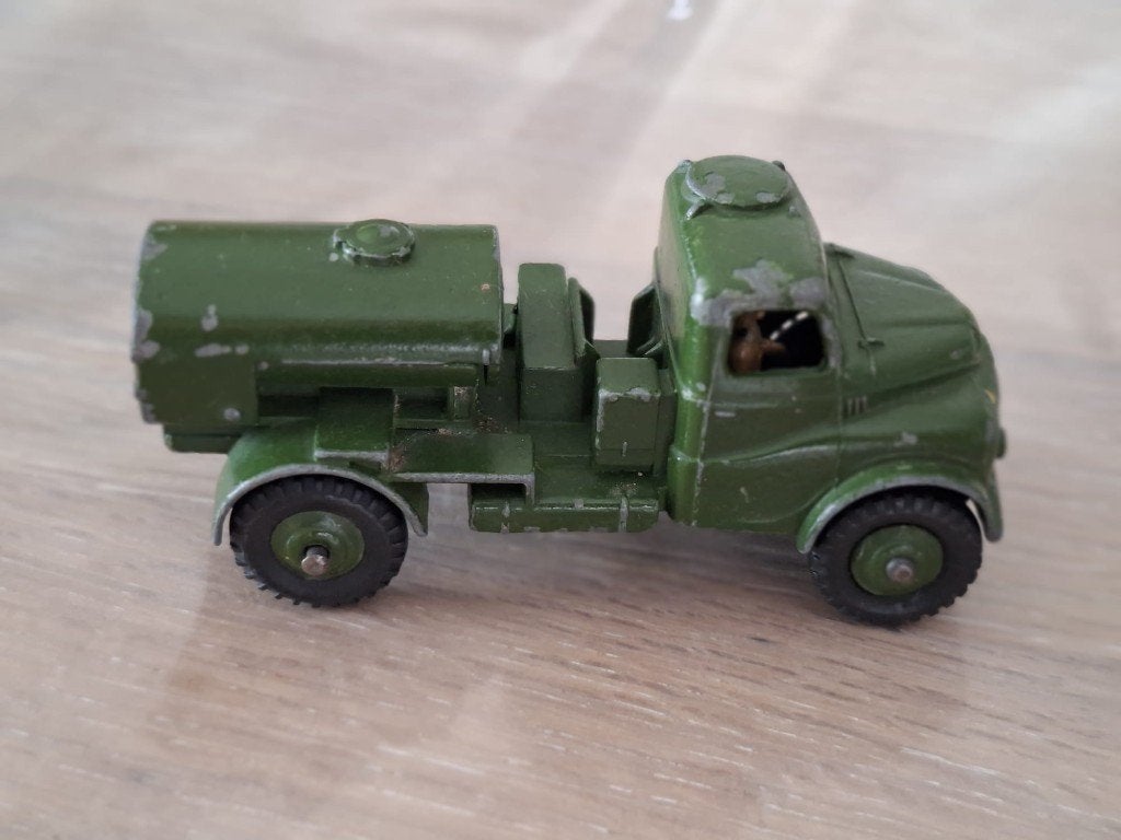 Vintage Dinky Toys Army Water Tanker – Model 625, Enlèvement ou Envoi, Utilisé, Bus ou Camion, Dinky Toys