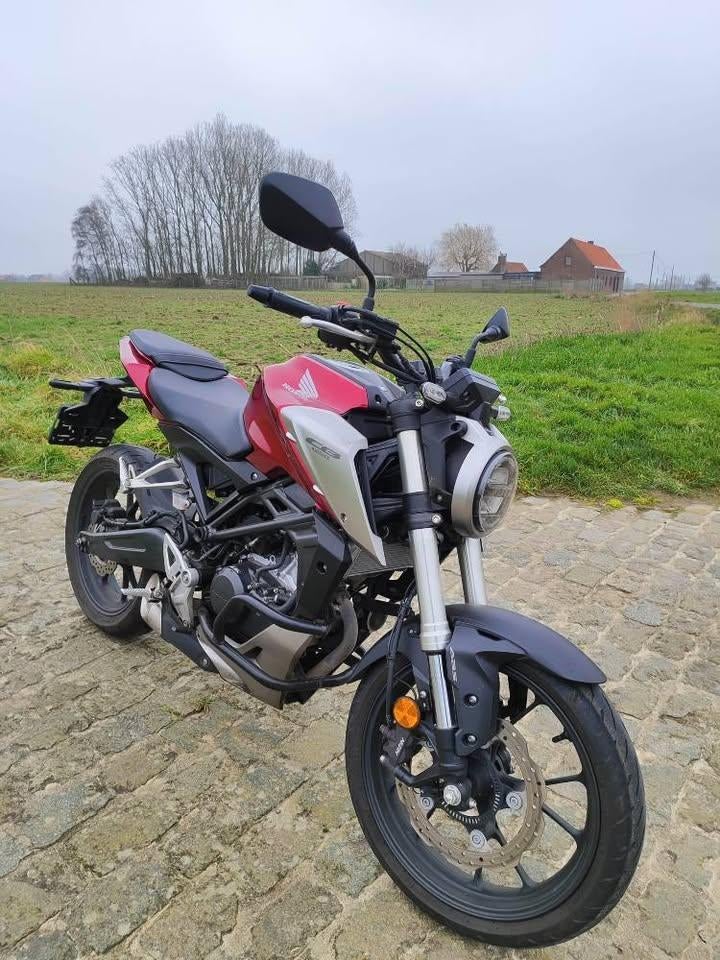 honda cbr125 en parfait état, Motos, Motos | Honda, Occasion, Permis Moto A1 minimum, Particulier, Éclairage LED