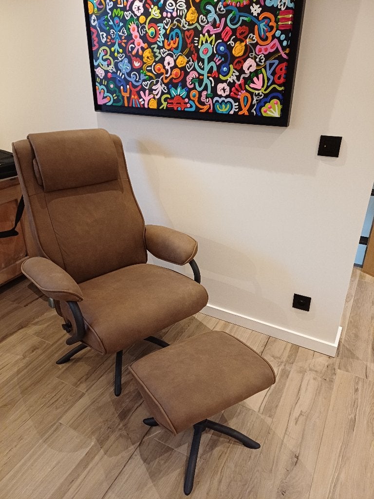 Armstoel suede, Huis en Inrichting, Stoelen, Ophalen, Bruin, Zo goed als nieuw, Metaal