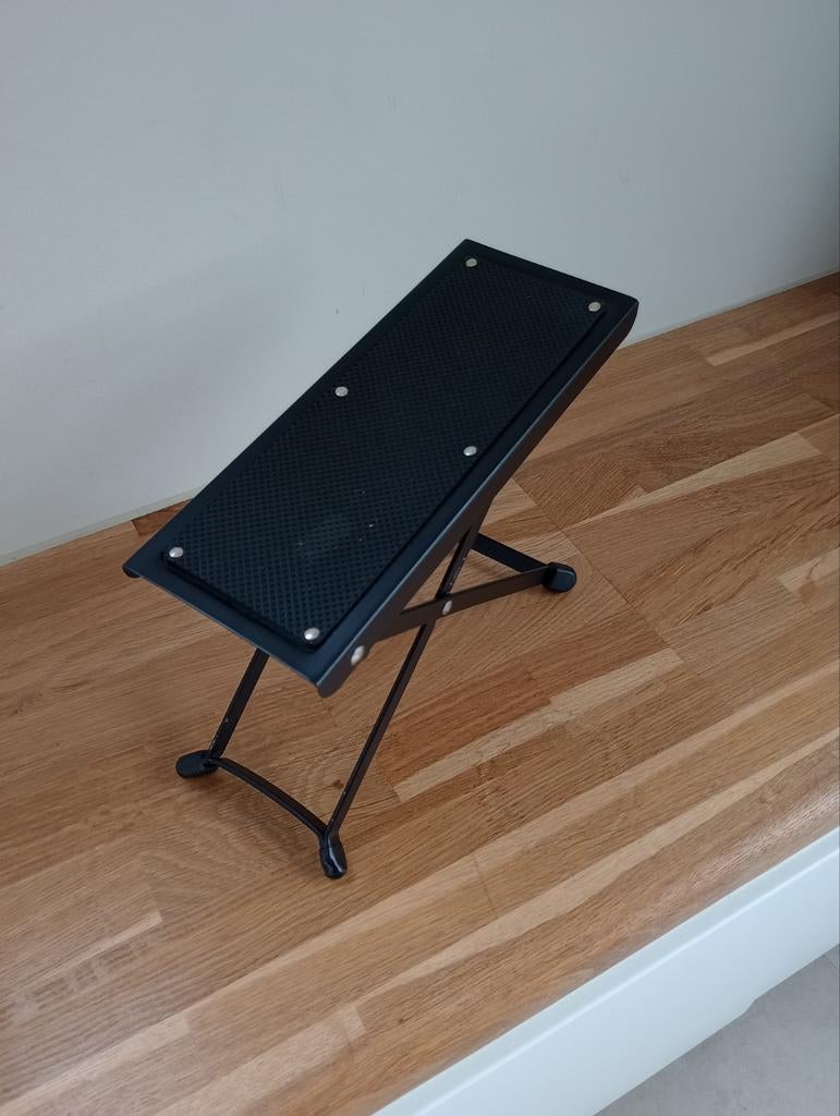 gitaar accessoires ,voetsteun, gitaarstandaard,statief, Enlèvement, Comme neuf