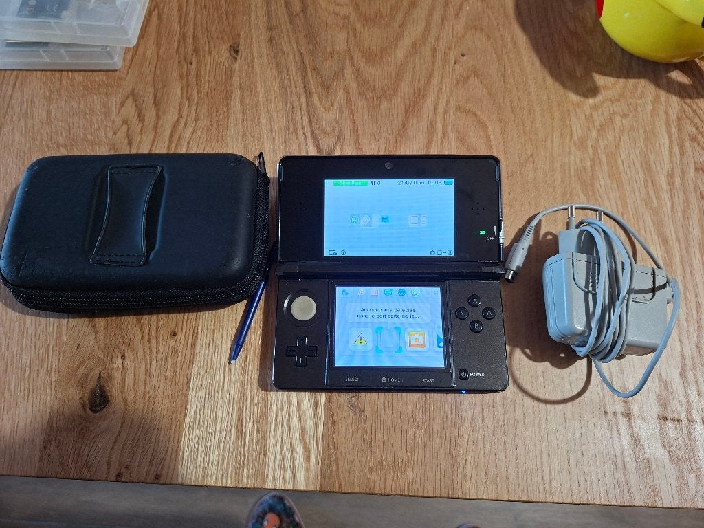 Console Nintendo 3DS Noire + Chargeur + Housse + 4 Jeux, Enlèvement ou Envoi, 3DS, Utilisé, Avec jeux