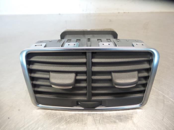Grille aération tableau de bord d'un Audi A6 (A6 04-), -, 3 mois de garantie, Utilisé, -