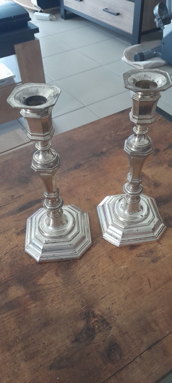 Kaarsenhouder met 2 kandelaars van 25 cm hoog, Antiek en Kunst, Ophalen of Verzenden