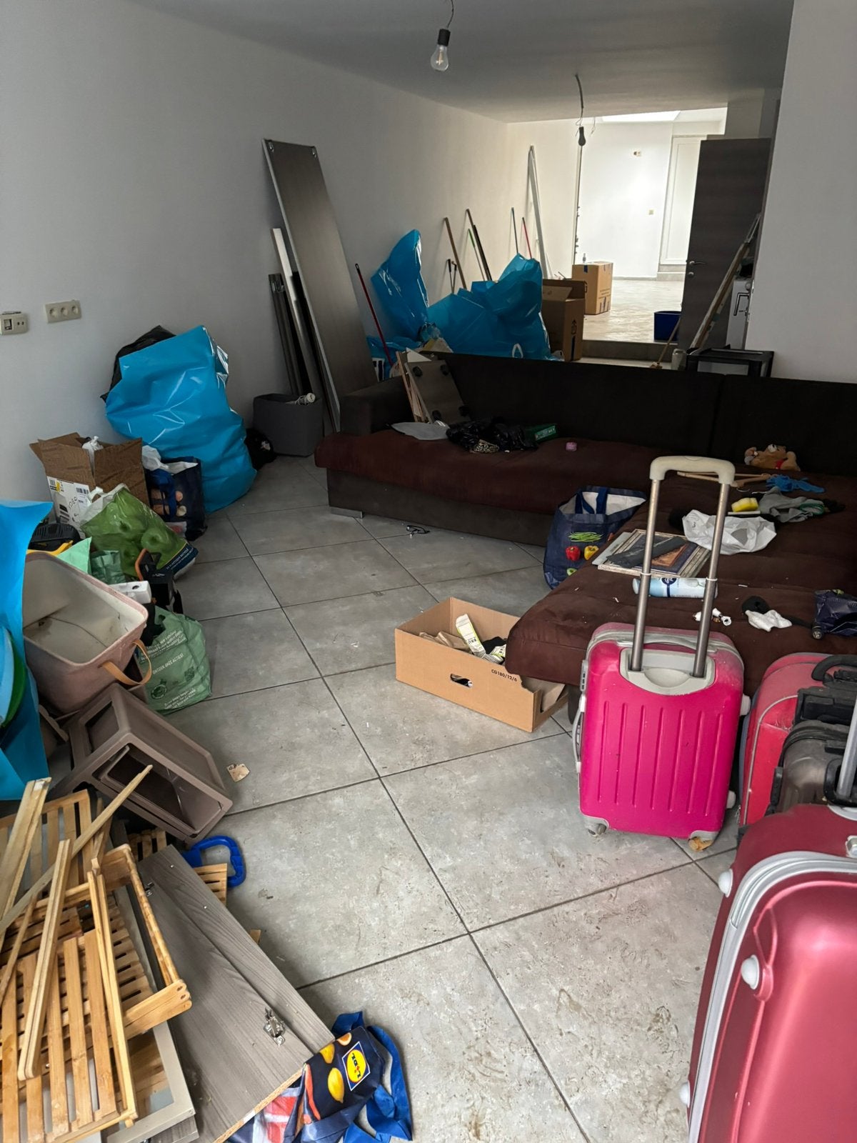 Vide maison, Enlèvement