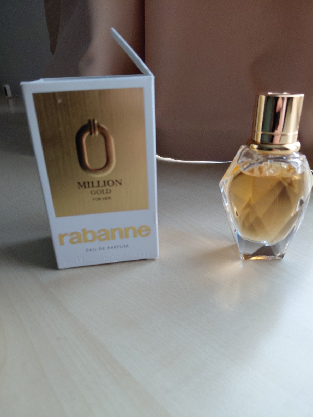 Million gold for her  paco Rabanne, Enlèvement