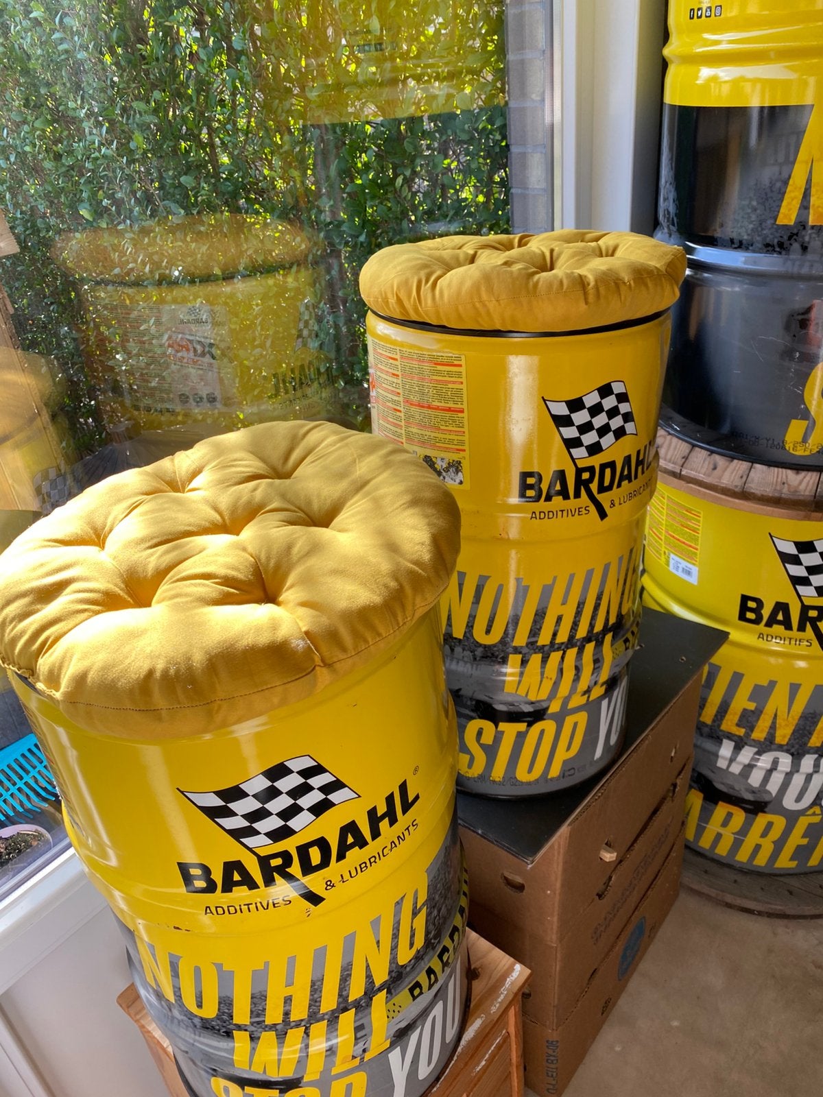 2 sets Bardahl olievaten en gratis pen1one, Ophalen, Zo goed als nieuw