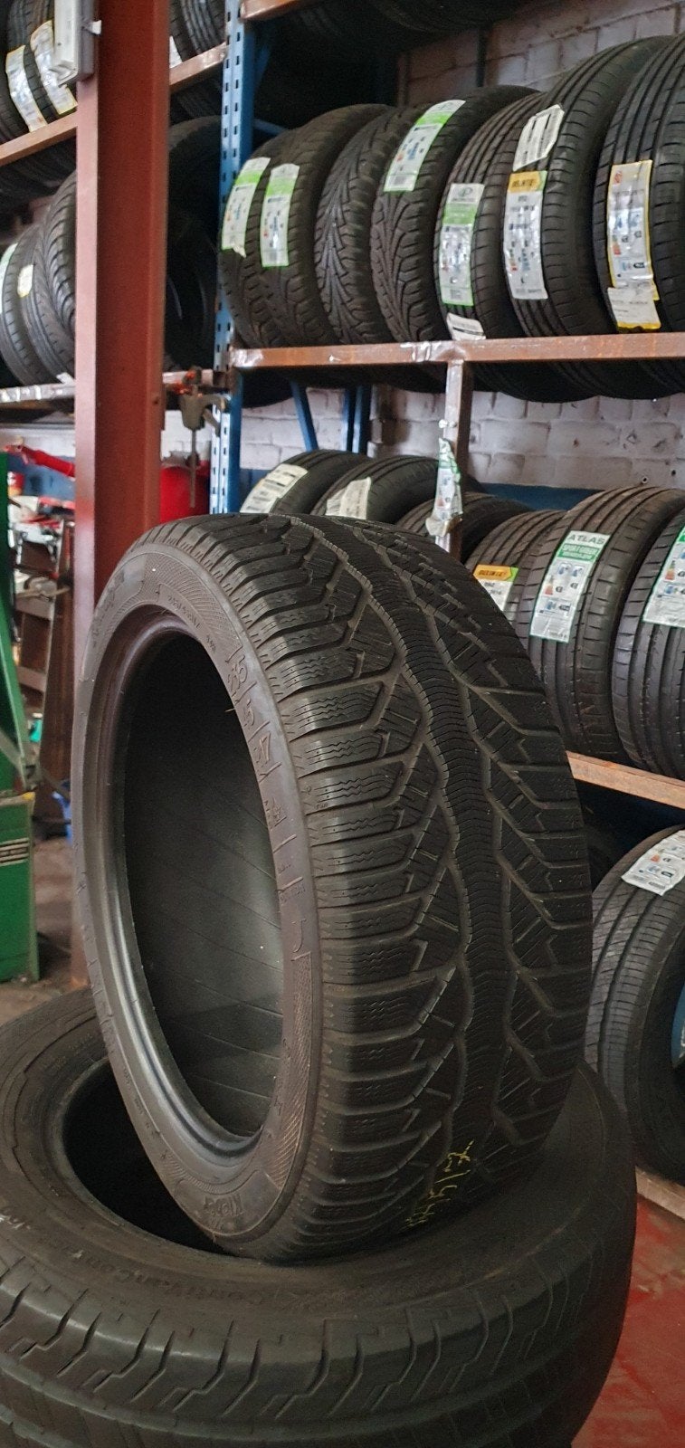 235/45R17 Kleber top qualité avec montage et équilibrage, Ophalen