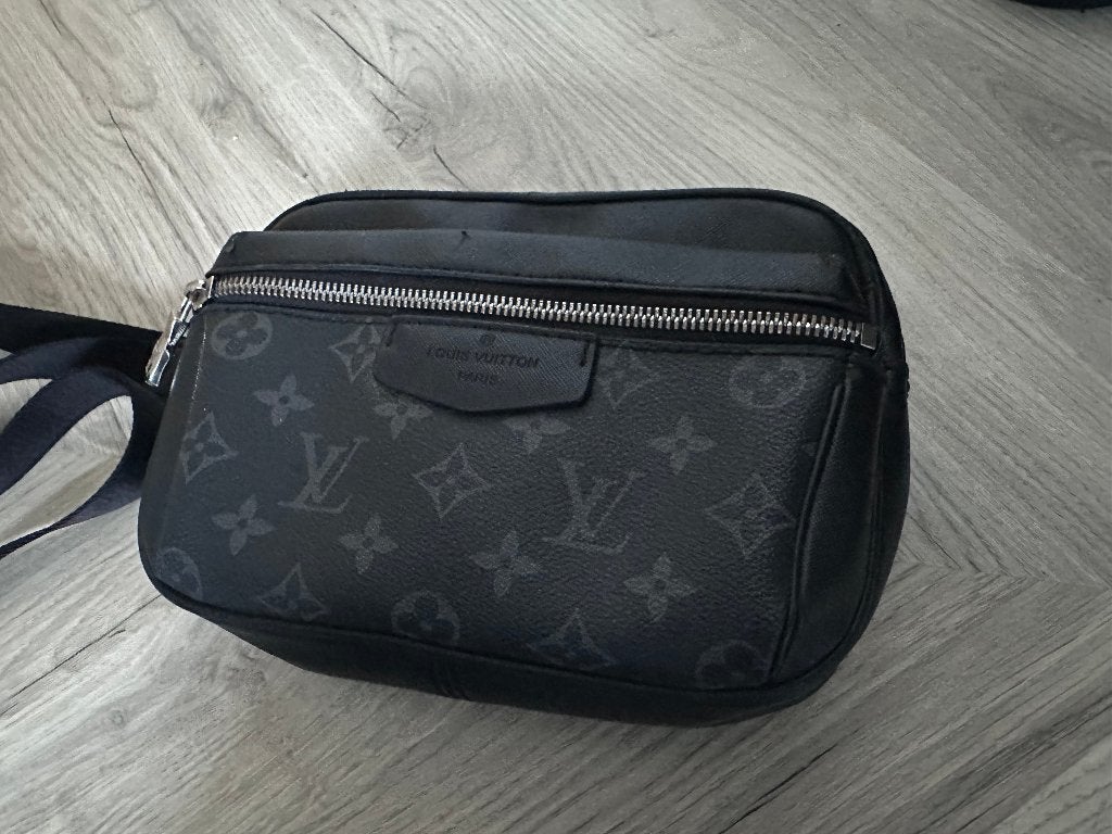 Louis Vuitton Outdoor zwarte leren riemtas, Ophalen of Verzenden, Gebruikt, Zwart, Leder