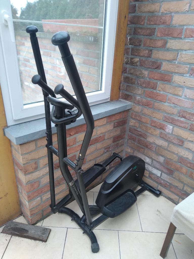 Vélo elliptique comme neuf prix liquidation., Enlèvement, Comme neuf, Métal, Vélo elliptique