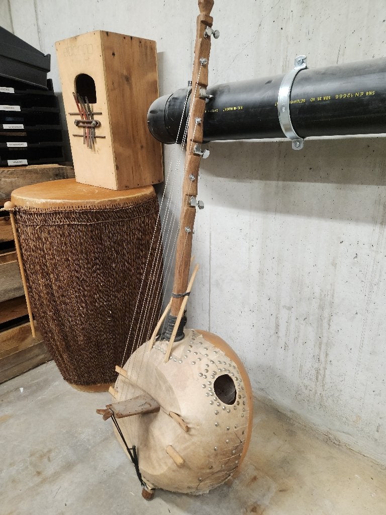 traditionele West-Afrikaanse harpluit/ Kora, Ophalen, Gebruikt