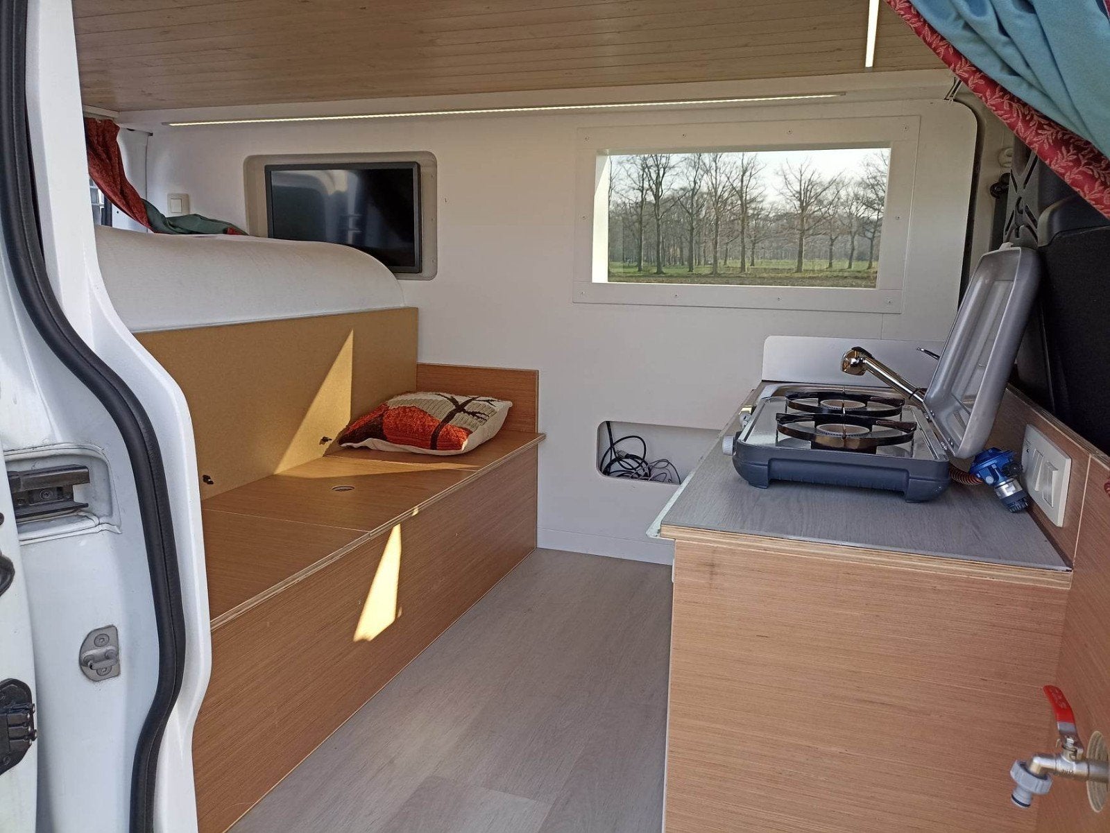 Avontuurlijke camper Renault Trafic 2021 met alle confort, Particulier