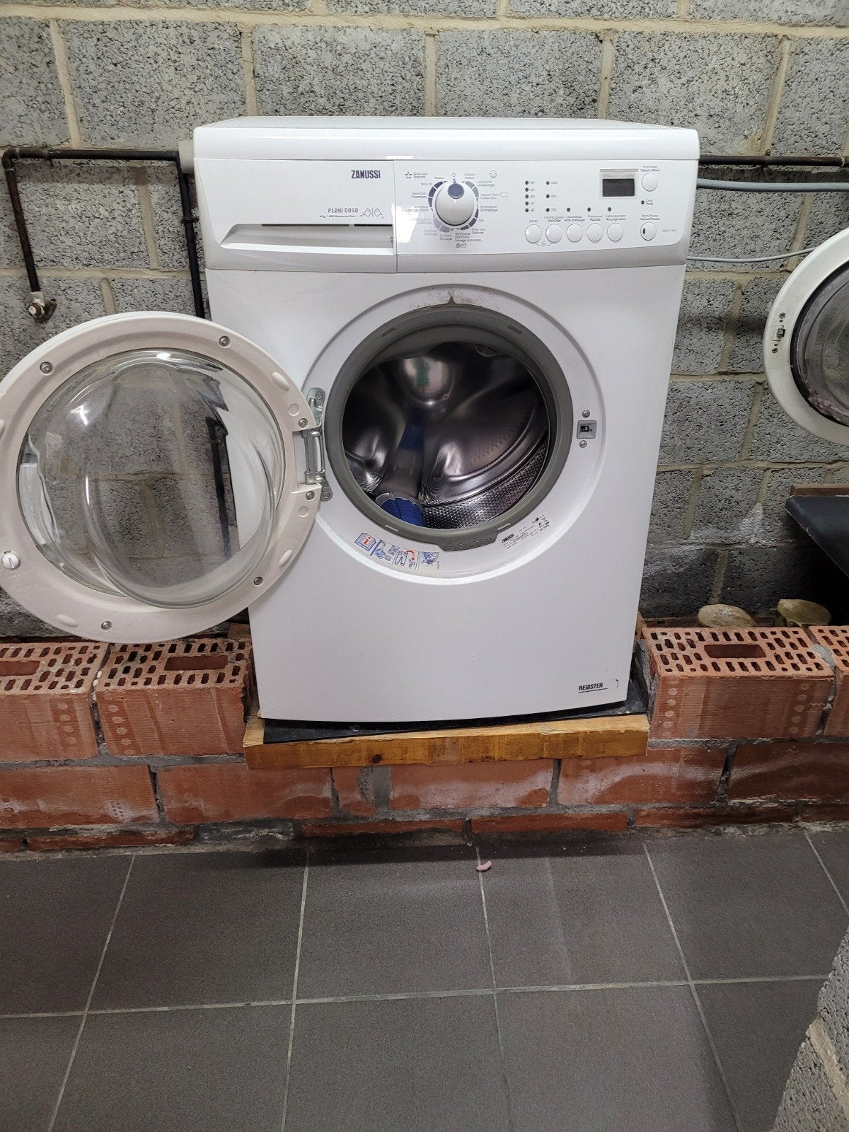 Machine à laver et sèche-linge Zanussi, Electroménager, Lave-linges séchants, Enlèvement