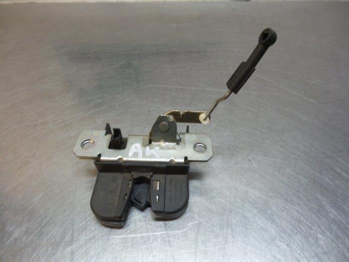 Slotmechaniek Achterklep van een Volkswagen Polo (Polo 01-), Gebruikt, -, Volkswagen, -