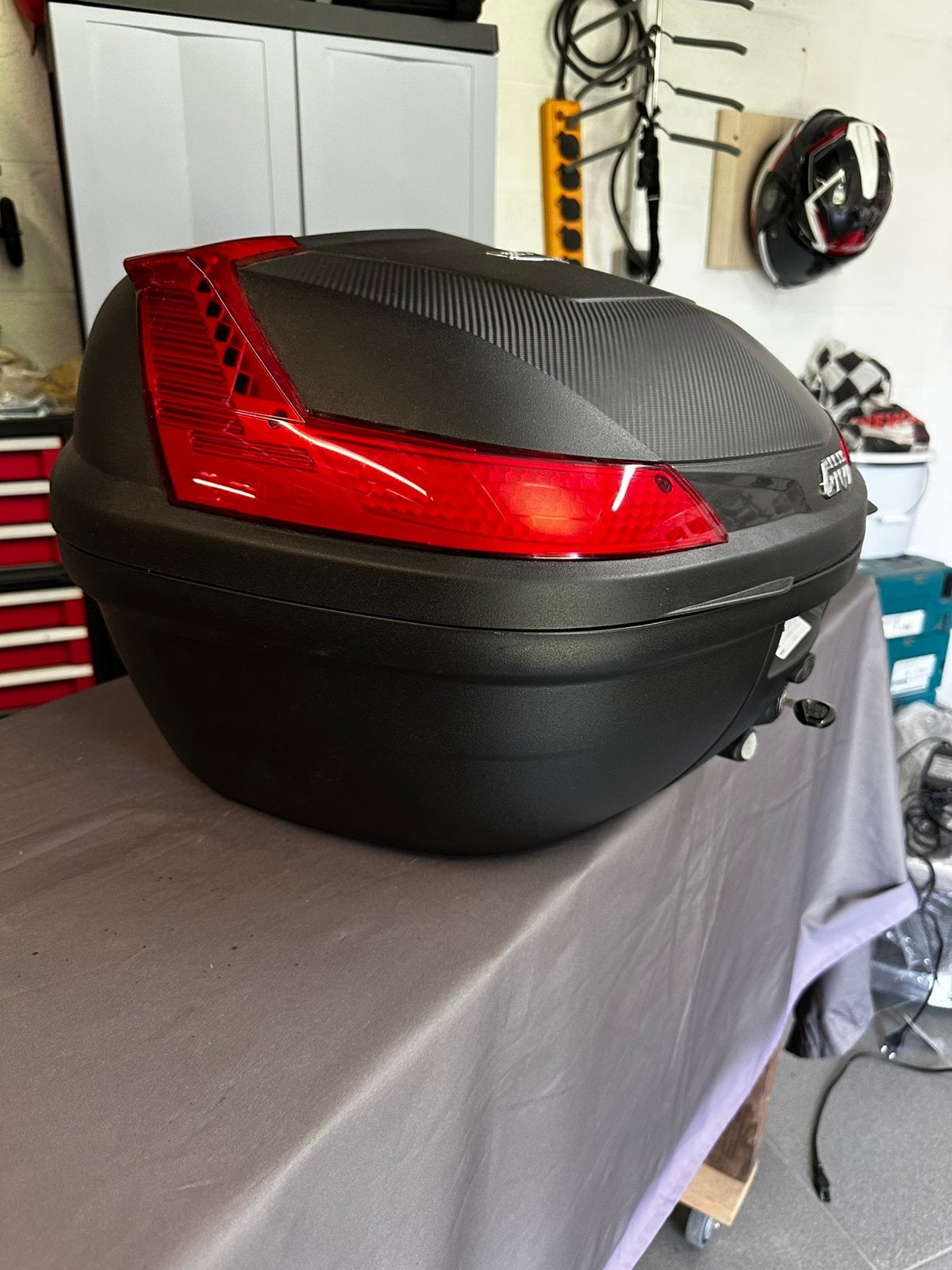 Top caisse pour moto, Enlèvement, Comme neuf